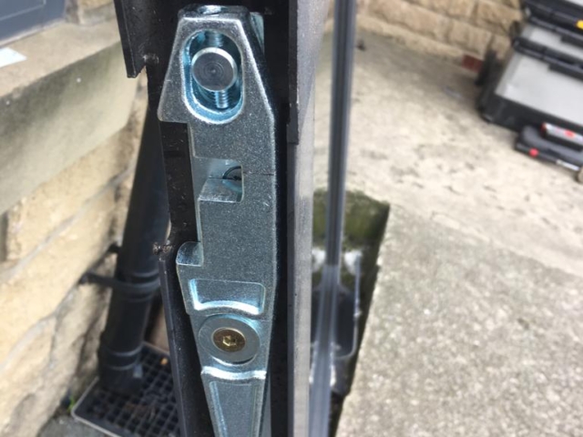 WhatsApp Image 2023 04 12 at 16.35.44 1 640x480 c - commercial door repairs by Door Repairs UK Ltd