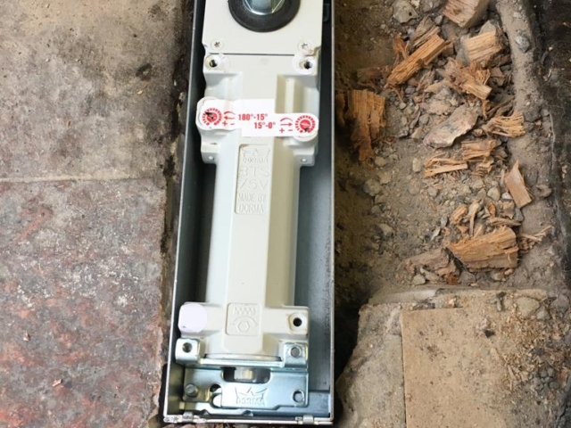 WhatsApp Image 2023 04 12 at 16.35.44 16 640x480 c - commercial door repairs by Door Repairs UK Ltd