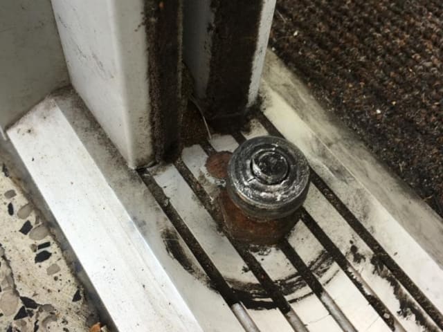 WhatsApp Image 2023 04 12 at 16.35.44 25 640x480 c - commercial door repairs by Door Repairs UK Ltd