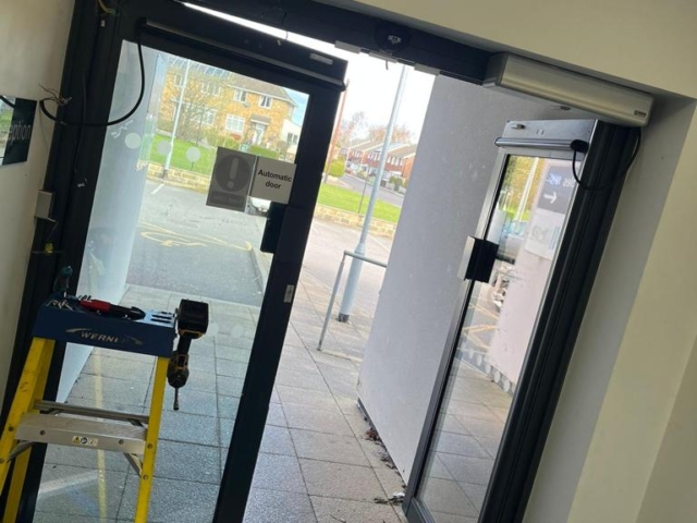 WhatsApp Image 2023 04 12 at 16.38.28 2 640x480 c - commercial door repairs by Door Repairs UK Ltd